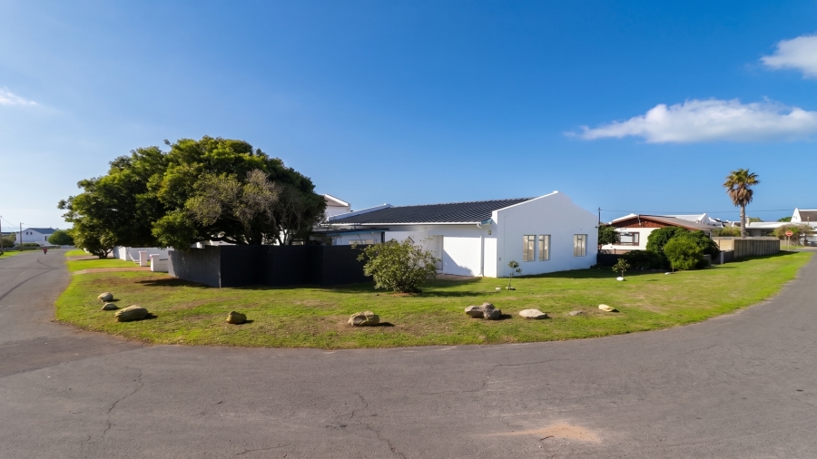 4 Bedroom Property for Sale in Arniston Western Cape